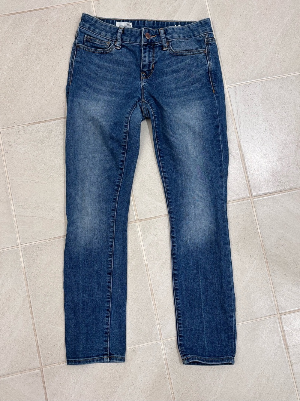 GAP 1969 Women's Skinny Jeans in Dark Blue Wash
